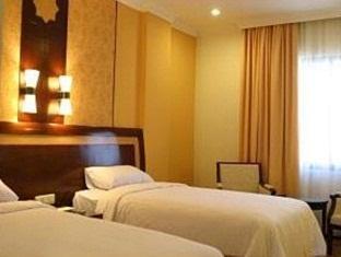 Semarak International Hotel Medan Exterior photo